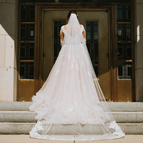 Cathedral Light Ivory Wedding Veil - Picture 6 of 8